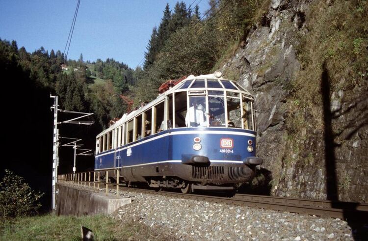 DGEG_BdW_242_Glaeserner_Zug__c__Frank-Ruediger_Wilke